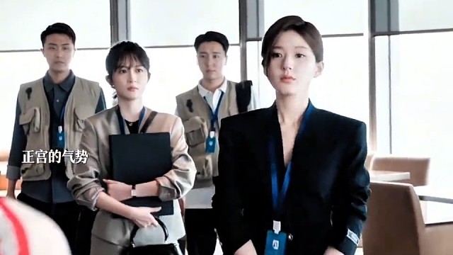 戴着最闪耀的钻戒，扇最爽的巴掌