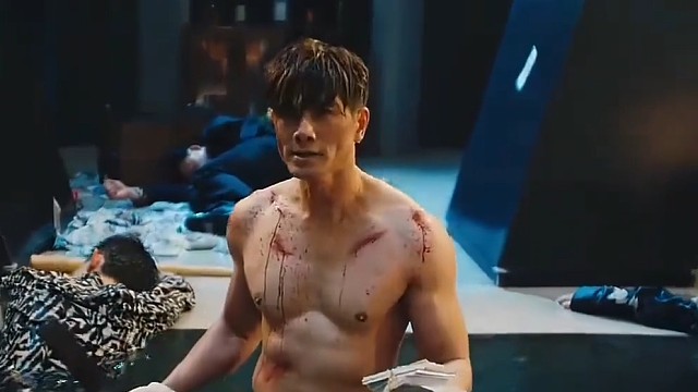 那个年代会打架，很容易受到老大的赏识。