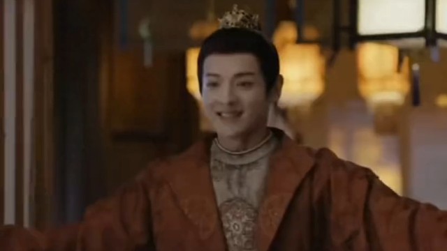 一群大男人也偷听墙角，吃瓜竟吃到自己头上了！哈哈～