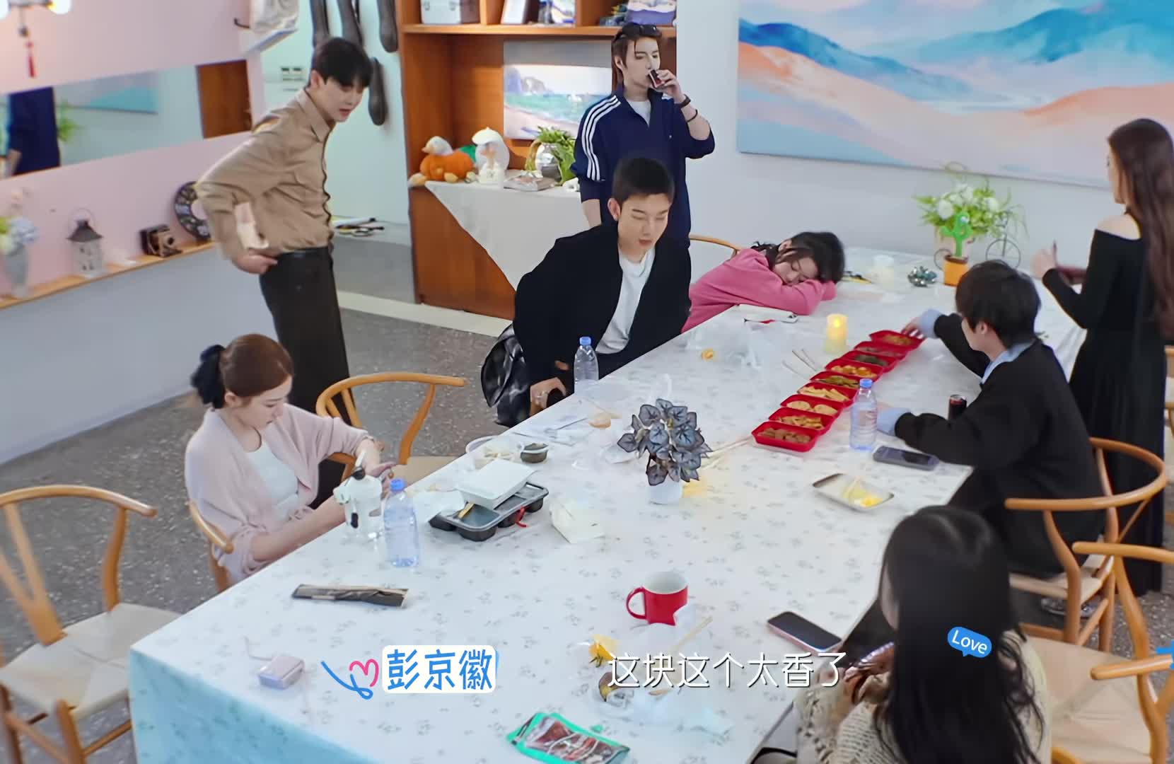 女嘉宾遭到小团体孤立，超绝精神状态太喜欢了，建议所有人都来学