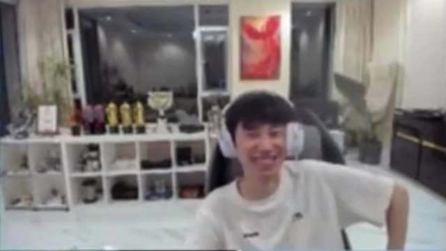 前S9世界冠军中单Doinb正式转型DOTA2选手，将组队参加2026TI15预选赛。从英雄联盟到D