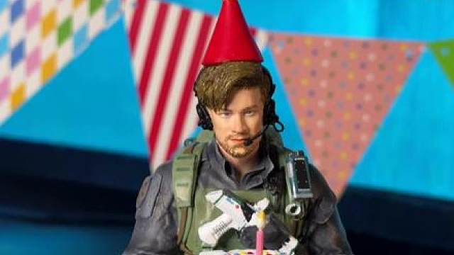 我把蜂医丢进了火锅里，这是他身体发生的变化 做了一个哈基蜂的手办，祝蜂医生日快乐！！！