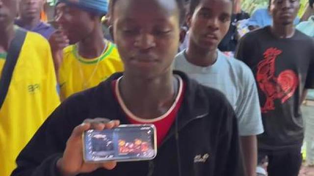 到领奖励大家都很开心