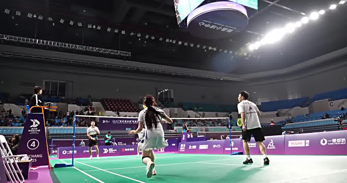 林丹杯的出现 让更多球友能与更顶尖的选手去交流