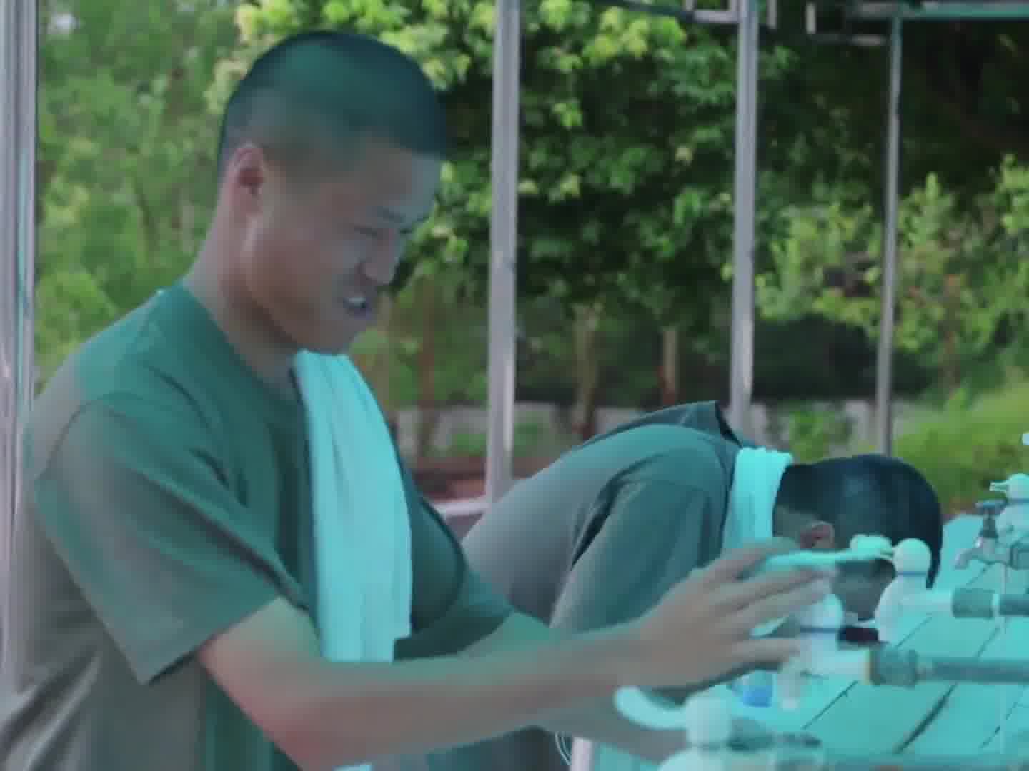 太尴尬了！！！哪有缝我想马上钻进去