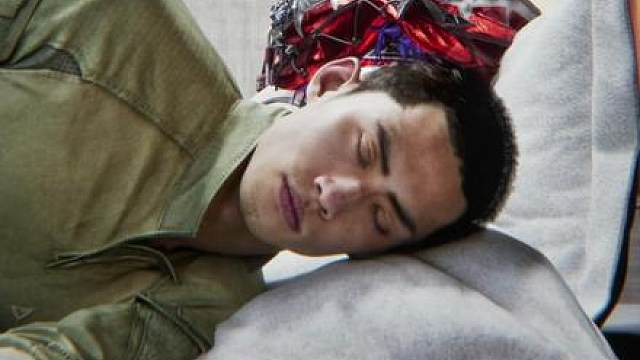 一觉睡醒天塌了