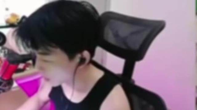 BBFps秀身法躲子弹颗秒对手要气死了......