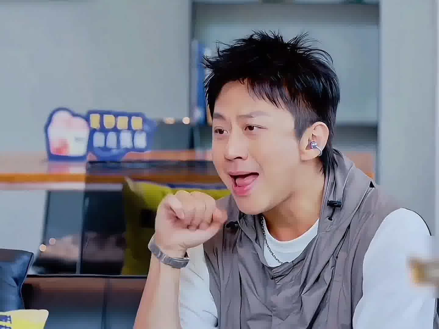 李乃文：我属实是没招了