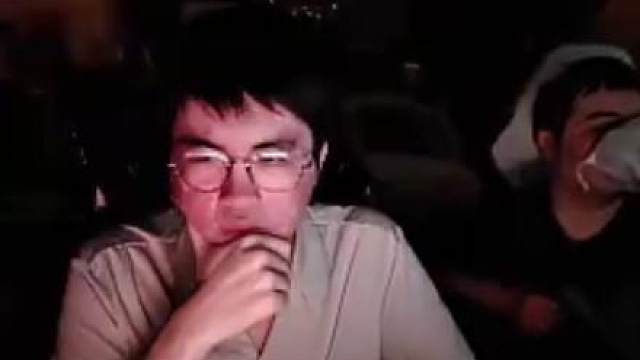 99岁老态勇闯生化危机，你说这人坏不坏，把**杀了？