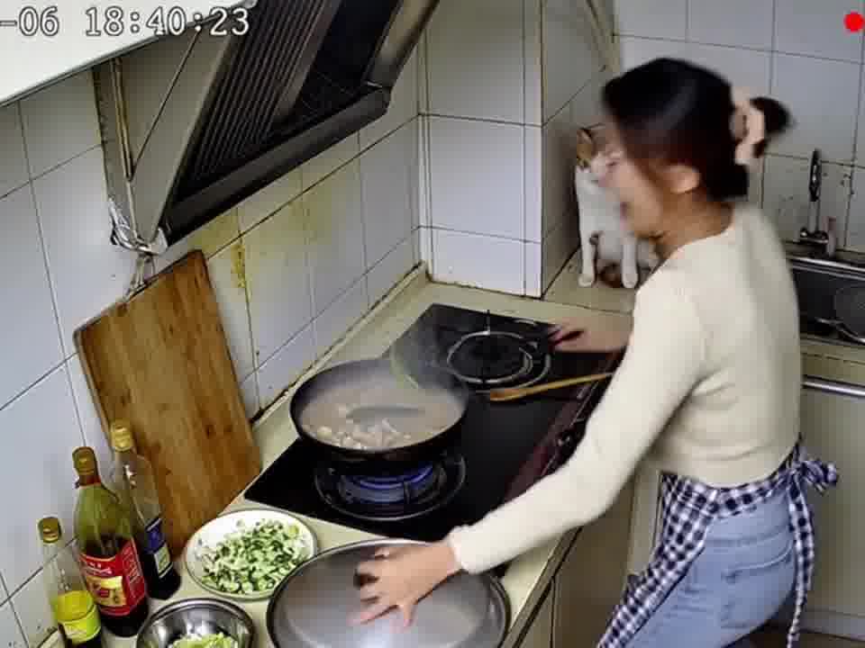 胆子也太大了，是我早跑了