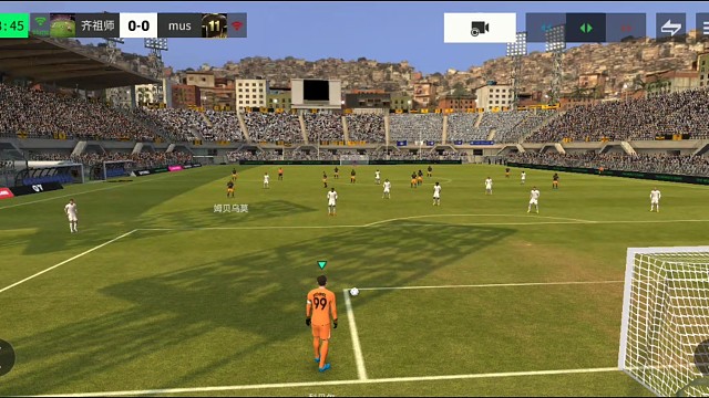 强突战术 化解高压逼抢=肋部单脚拉球 转中 再转肋=小禁区射门