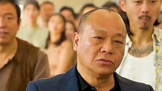 上饺子摊收保护费，古惑仔也有暖心的一面