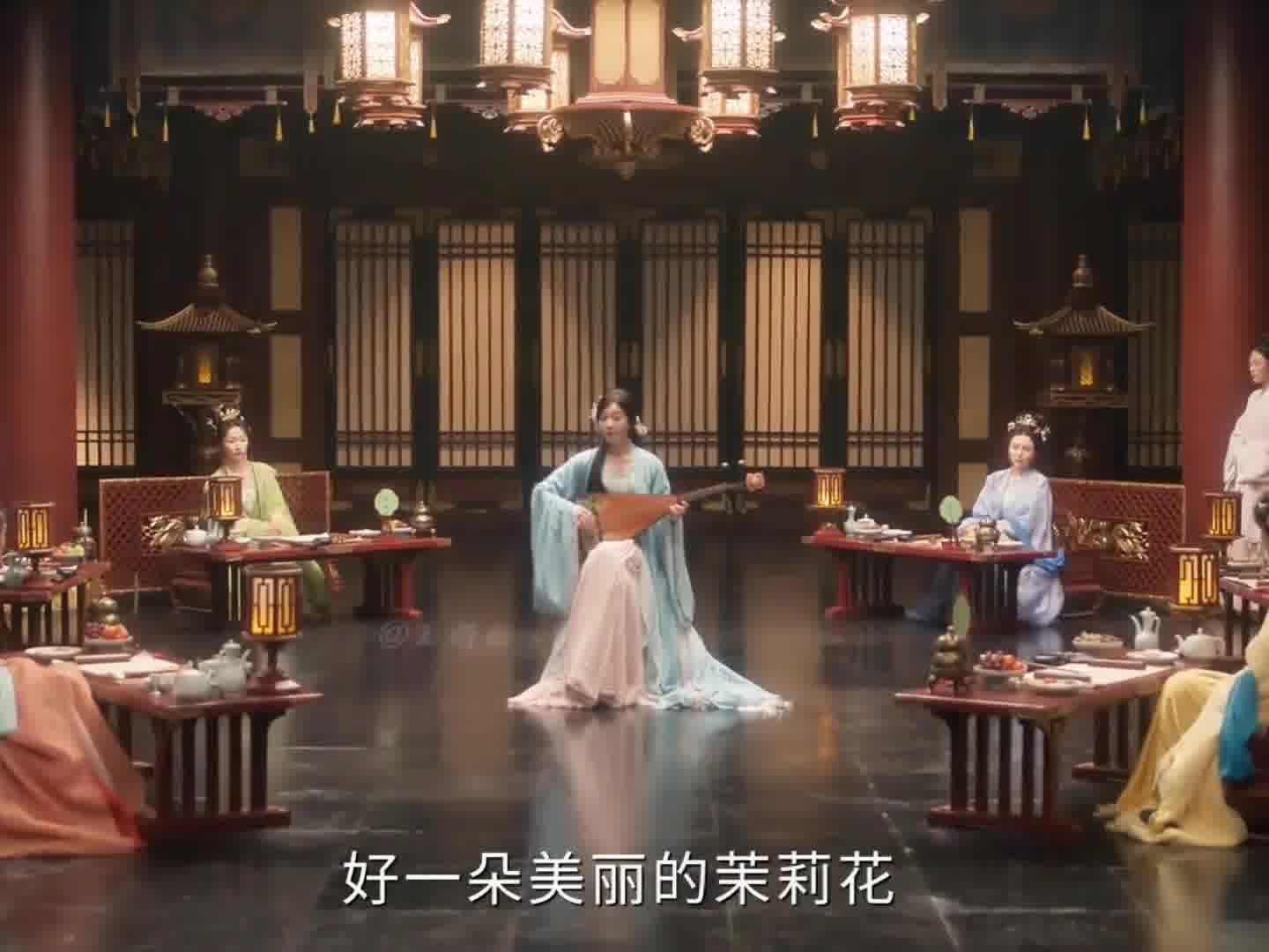 真的被这部剧狠狠吸引了，好久没看到这么颠的剧了！