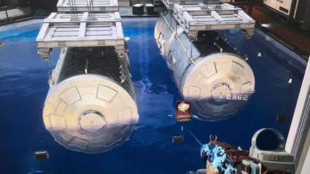 航天浮力室刷了野生纵横跟aw子弹 犹豫了半天队友去捡了，还发现另一边飘着几个被刀死的盒子