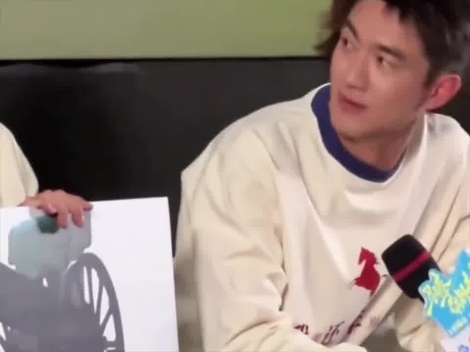 老李：你笑啥，信不信我拿意大利炮轰你