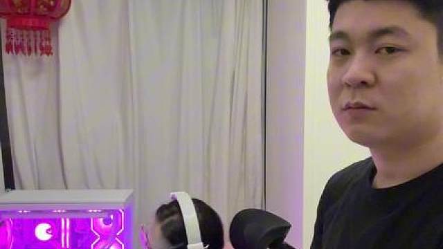 帮忙了兄弟们！她上线我通知大家！爱玩机密大坝 一般下午8点左右上线！