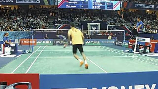 “步伐轻盈如诗 杀球凌厉如风”