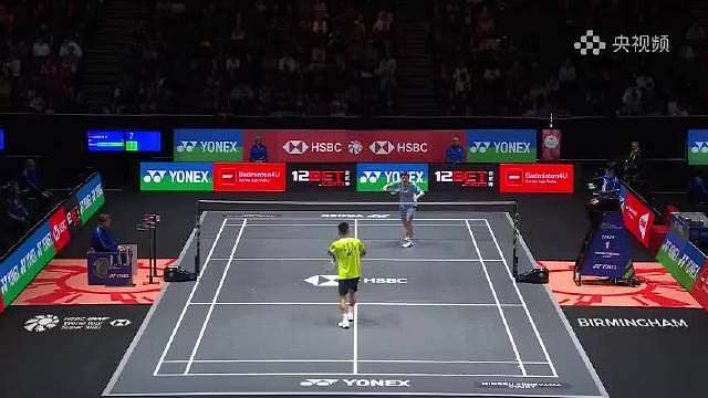 全英赛男单首轮，石宇奇与拉克什亚鏖战三局，21-23、21-19、17-21遗憾落败，无缘晋级。

