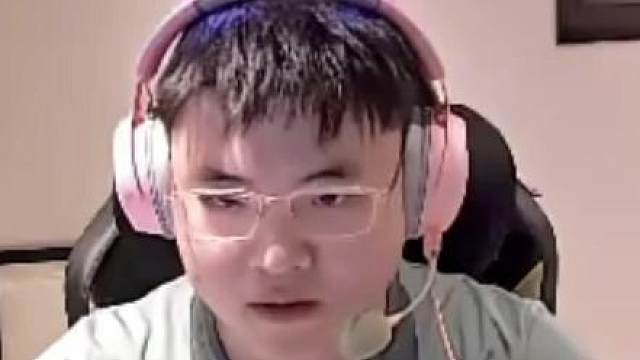 尺帝都还能在LCK继续游龙， ，小狗排位的状态如今火热却只能窝在这里当个主播