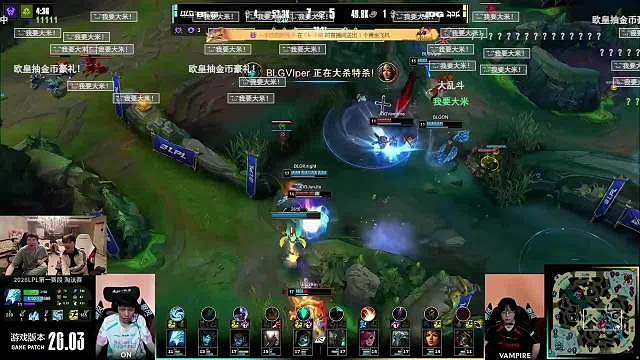 我感觉还是右手打左手下手更狠，如果我没记错的话，左手生涯好像就没赢过右手