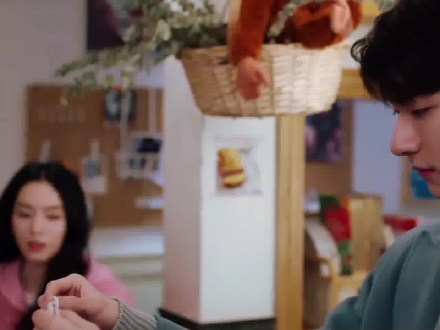 美女一句话让男人竟“无言以对”#