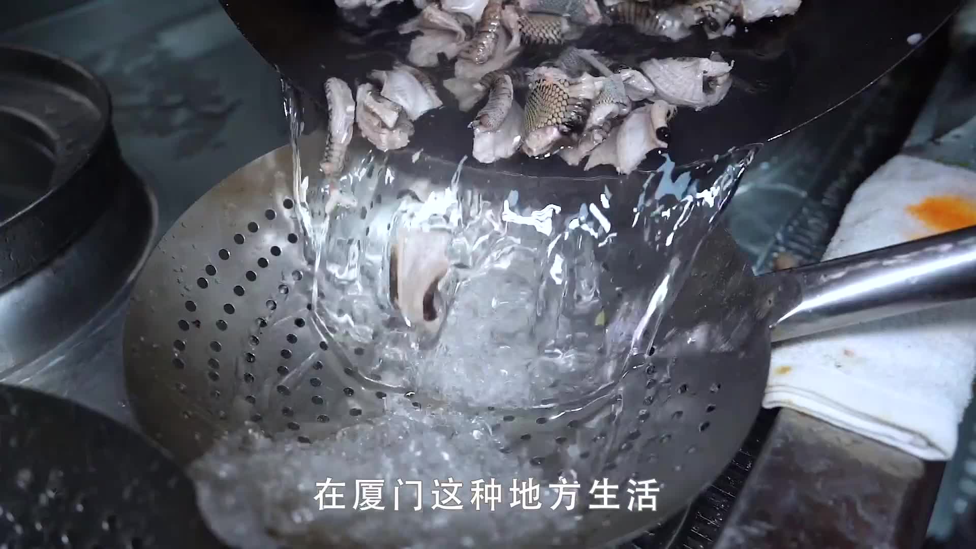 37岁3娃宝爸初中辍学做餐饮，靠一锅汤翻身，一口摆脱酷夏