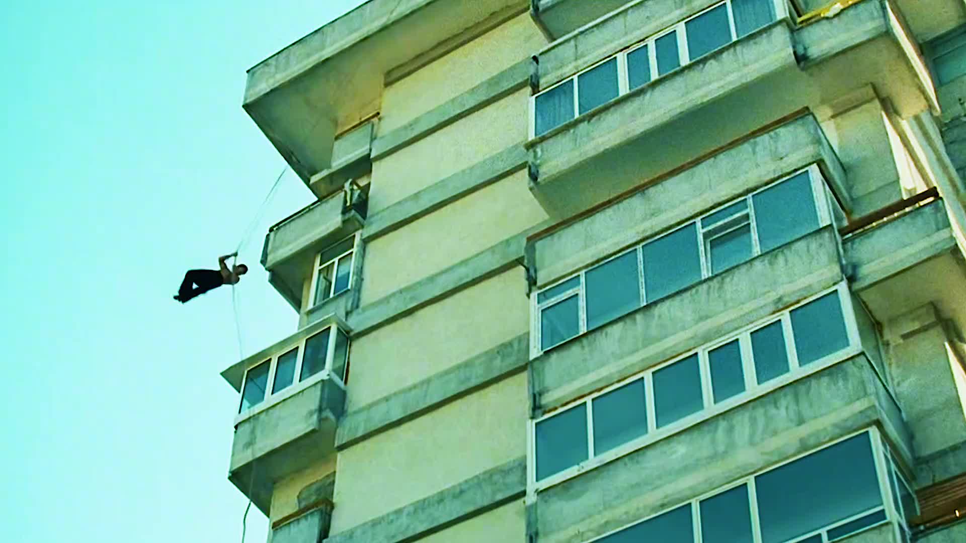 老大我们抓到他了，但我们抓不到他