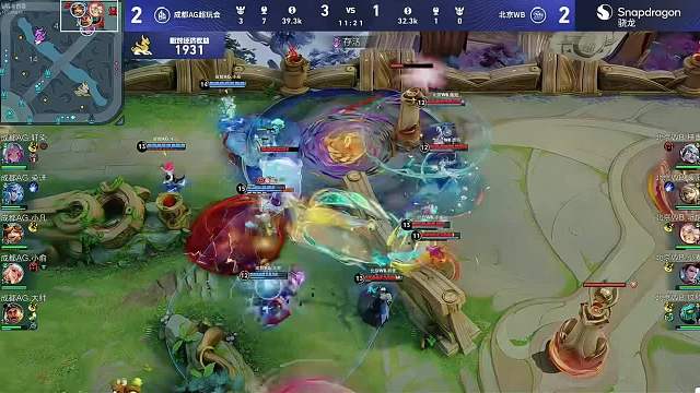 AG 3-2 WB，闪电战拿下比赛：
大帅苏烈卡技能闪开暖阳，将一血送到染详诸葛亮手中。诸葛亮前期拿