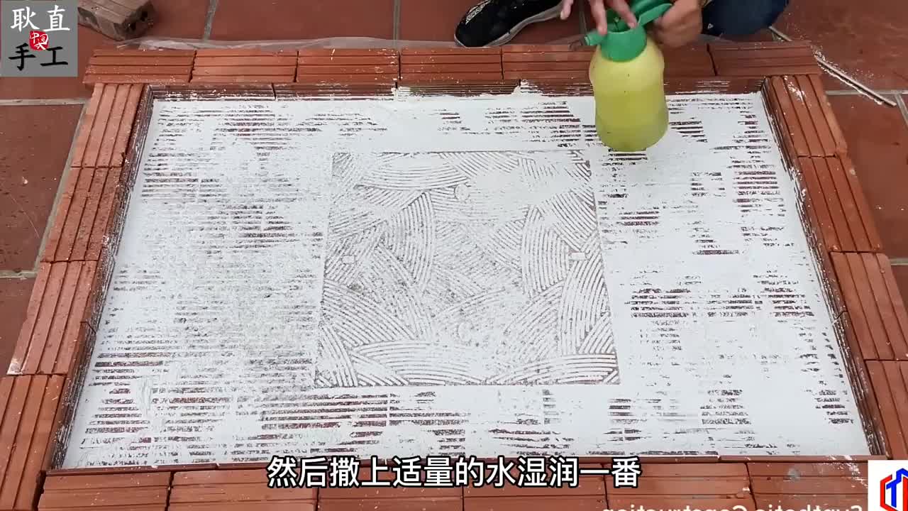 农村小伙用瓷砖水泥和PVC管制作出非常漂亮的餐桌