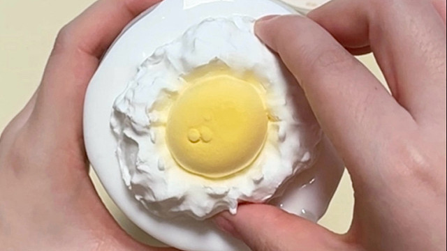 玩一个超蓬松蛋白