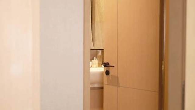 维有经历痛苦的内心磨练，才能得到真正的脱胎换骨