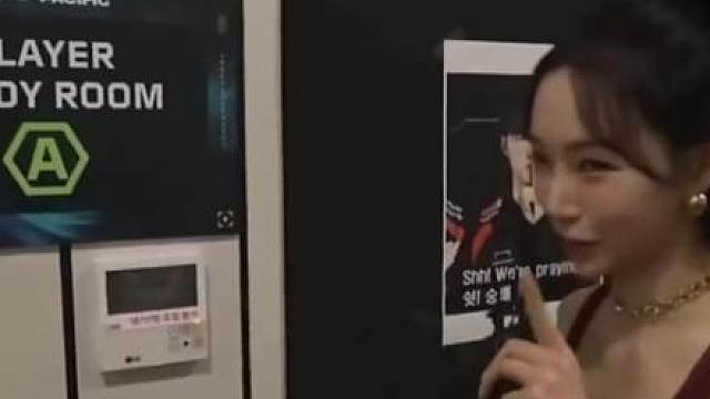 拜见宗门老祖 考古之前T1瓦分部赛前拜老祖，吸吸李哥的冠军气