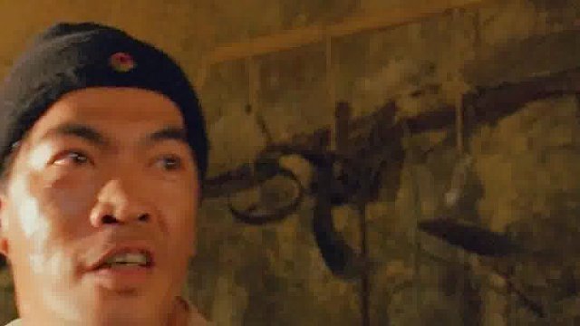 1 卧底为了不暴露身份，竟亲手把女儿按进水缸