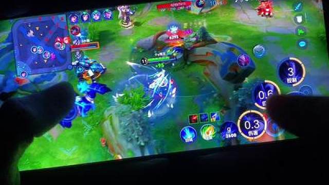 想要彻底忘掉一个人 就要彻底喜欢另一个人