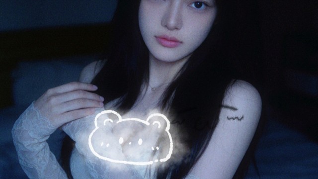 仿佛你只需静静看我一眼。