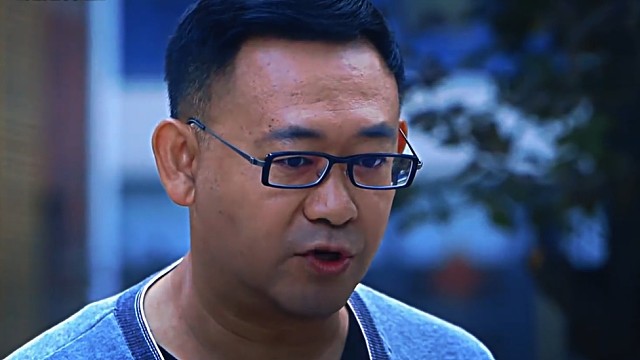 姜武从包里掏出这只鸡的时候，我是真没忍住…哈哈哈！