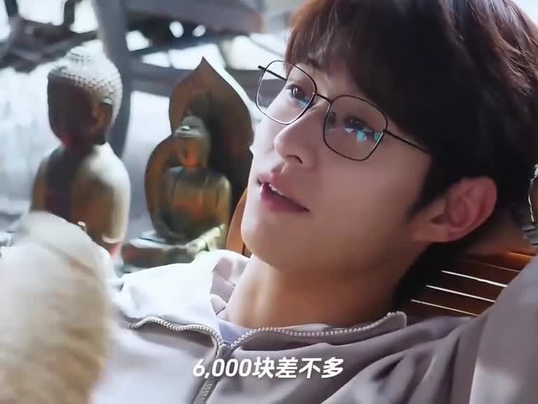 她最该怀疑的，难道不是那个最坚定的人吗