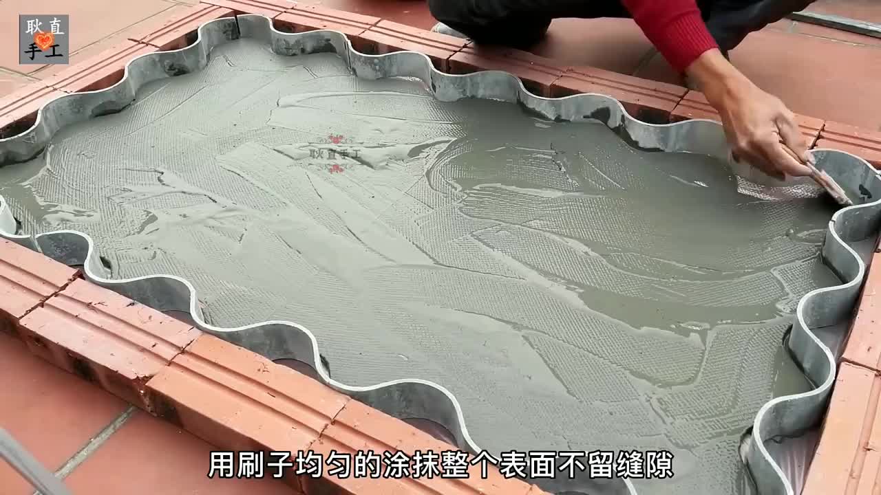 石棉瓦片制作出来的户外餐桌你见过吗