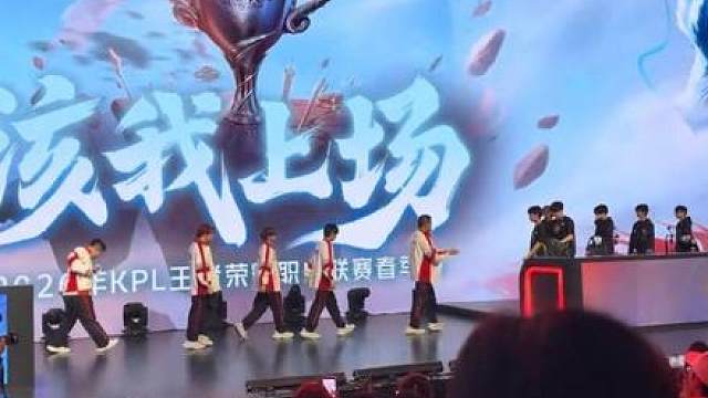 2026KPL春季赛常规赛第三轮 成都AG超玩会3:2北京WB
AG新五人组战胜WB 让我们恭喜成都AG超玩会！ 太爽了！
大帅的苏烈拿出来就是一分 三连MVP
观众的欢呼已经说明了一切。
（终于见到暖阳了，太开心了！） 成都ag超玩会 大帅苏烈