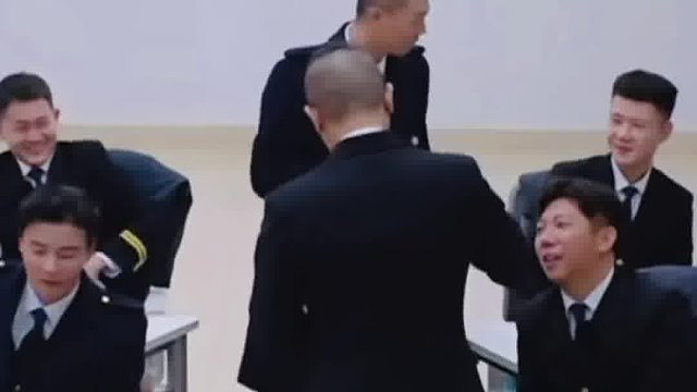 怕老婆会发达的！