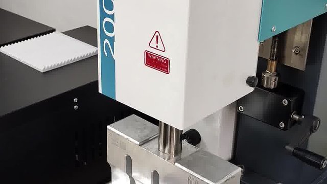 恒友音达超声波  超声波塑料焊接机