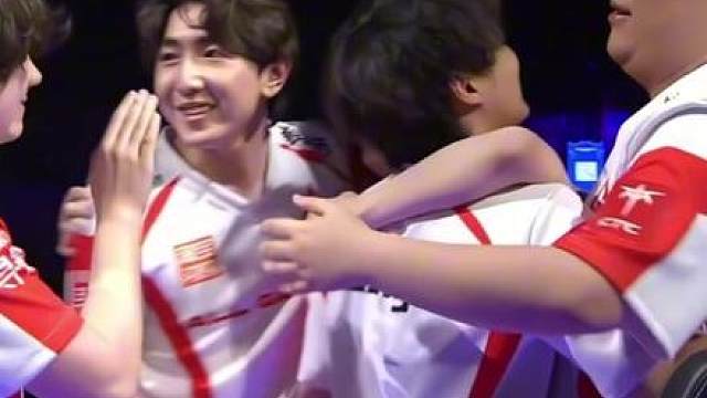 赤心所向，势在荣光。恭喜AG拿下本次圣地亚哥大师赛的首胜，成功晋级六强！