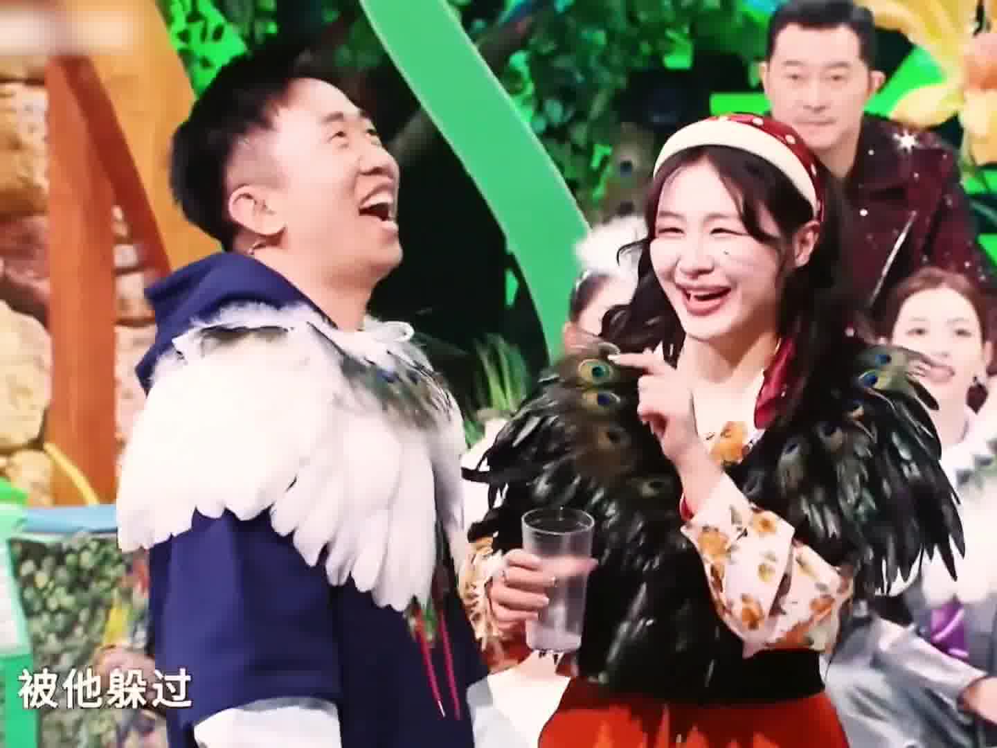 这俩玩嗨了哈哈哈哈