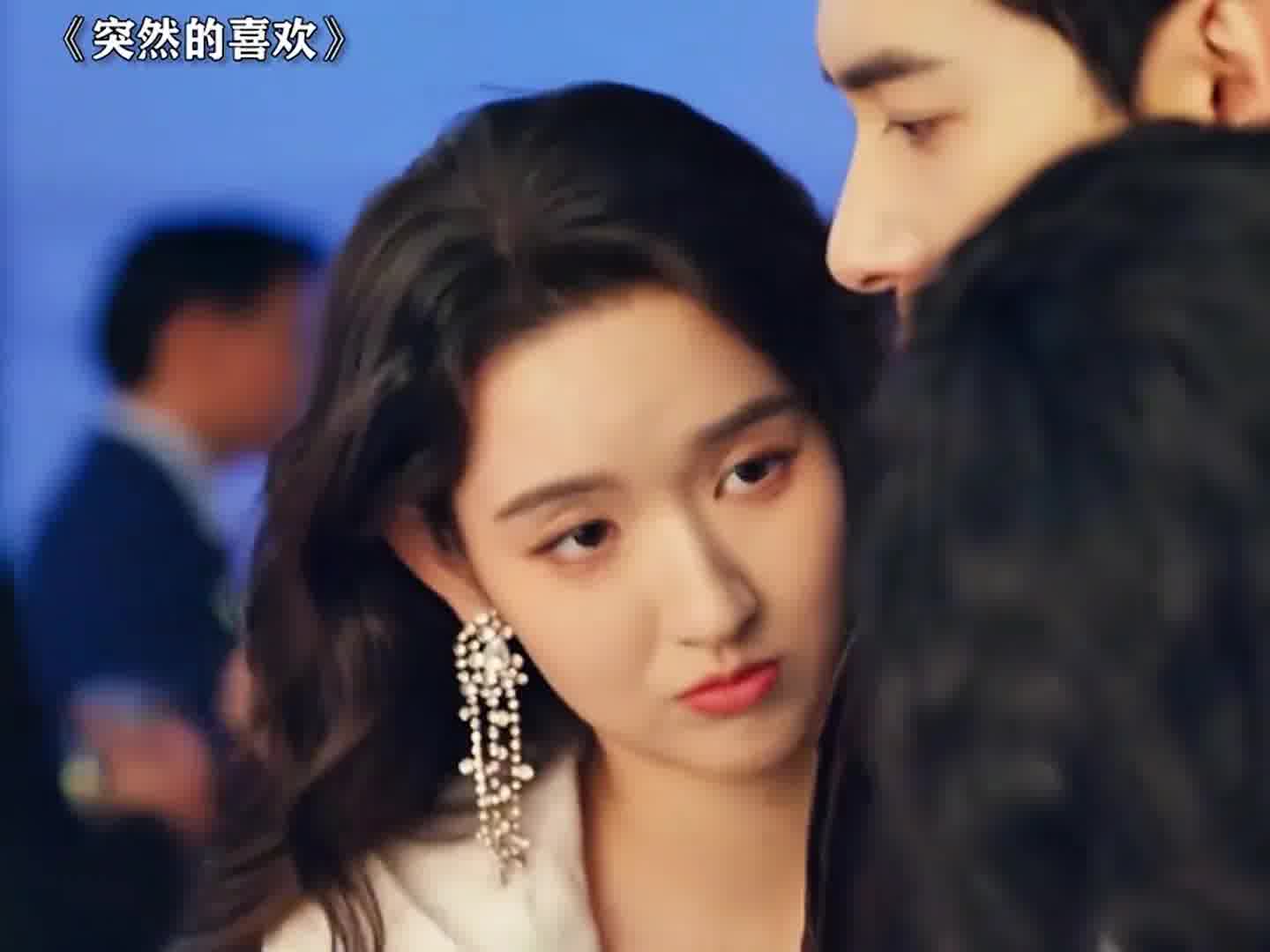 女二：她说滴全是我的词啊