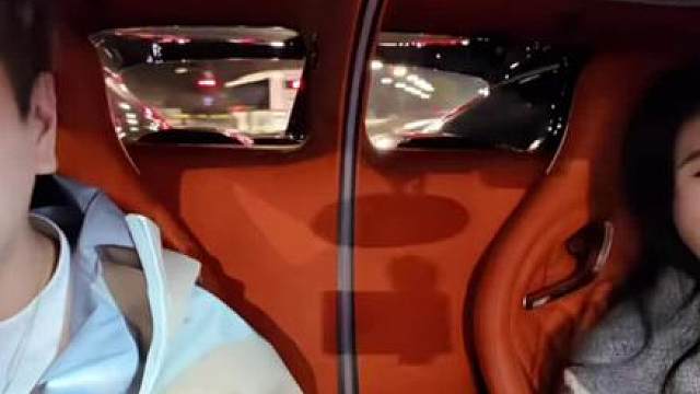 带嫂子感受一下布加迪