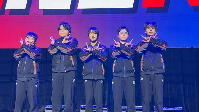 jdg九大场连胜 不难想象现在小白狗粉丝的嘴角在向哪里 ​​​