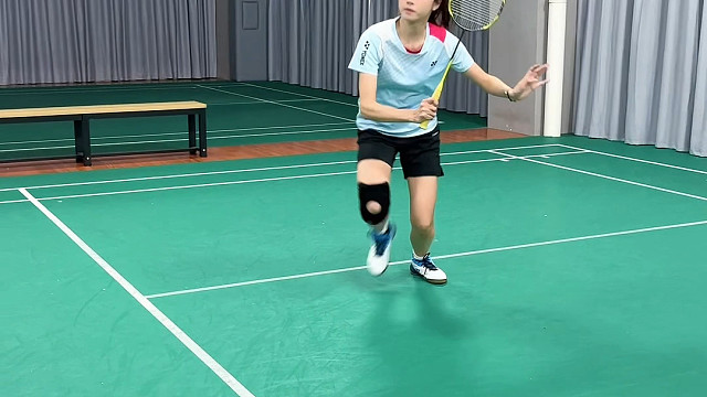 告别“弯腰捡球”——腰椎骨盆分离训练嘉嘉羽毛球