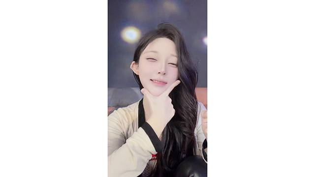 想把自己变帅只为衬托你