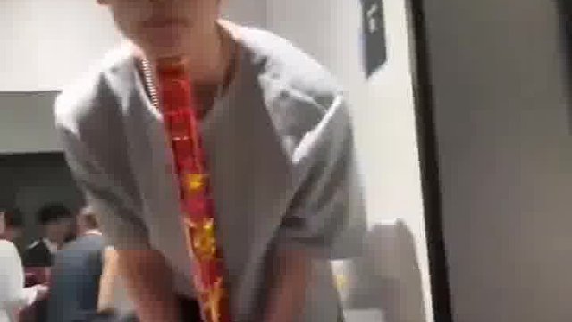 这是一场可以载入屎厕的求婚典礼  ​