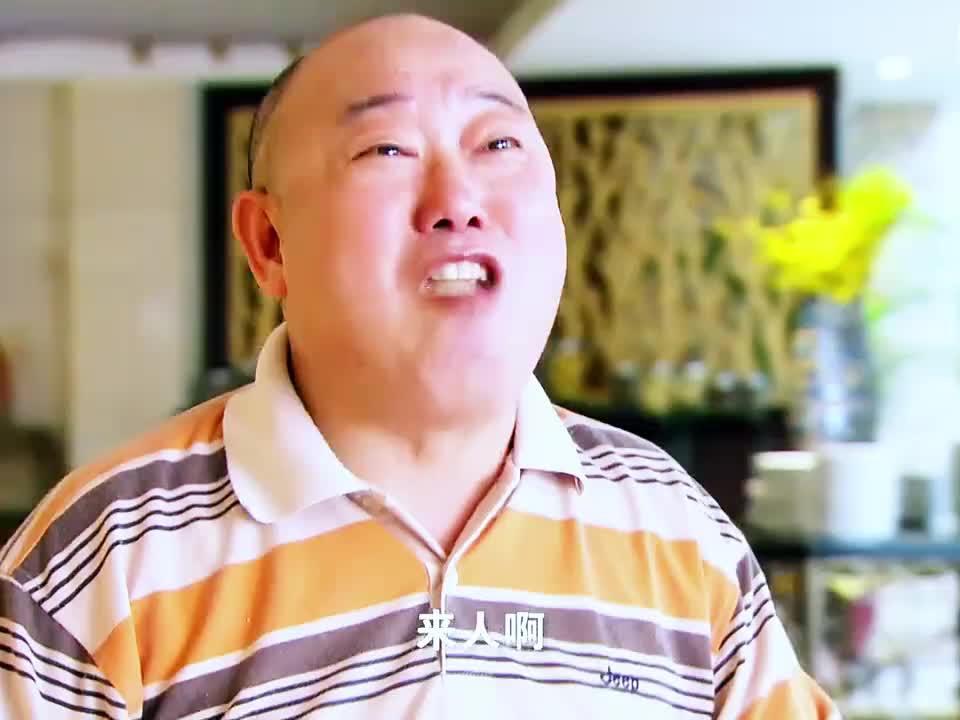 小伙仅凭借一份蛋炒饭，竟直接把要黄的大饭店给救活